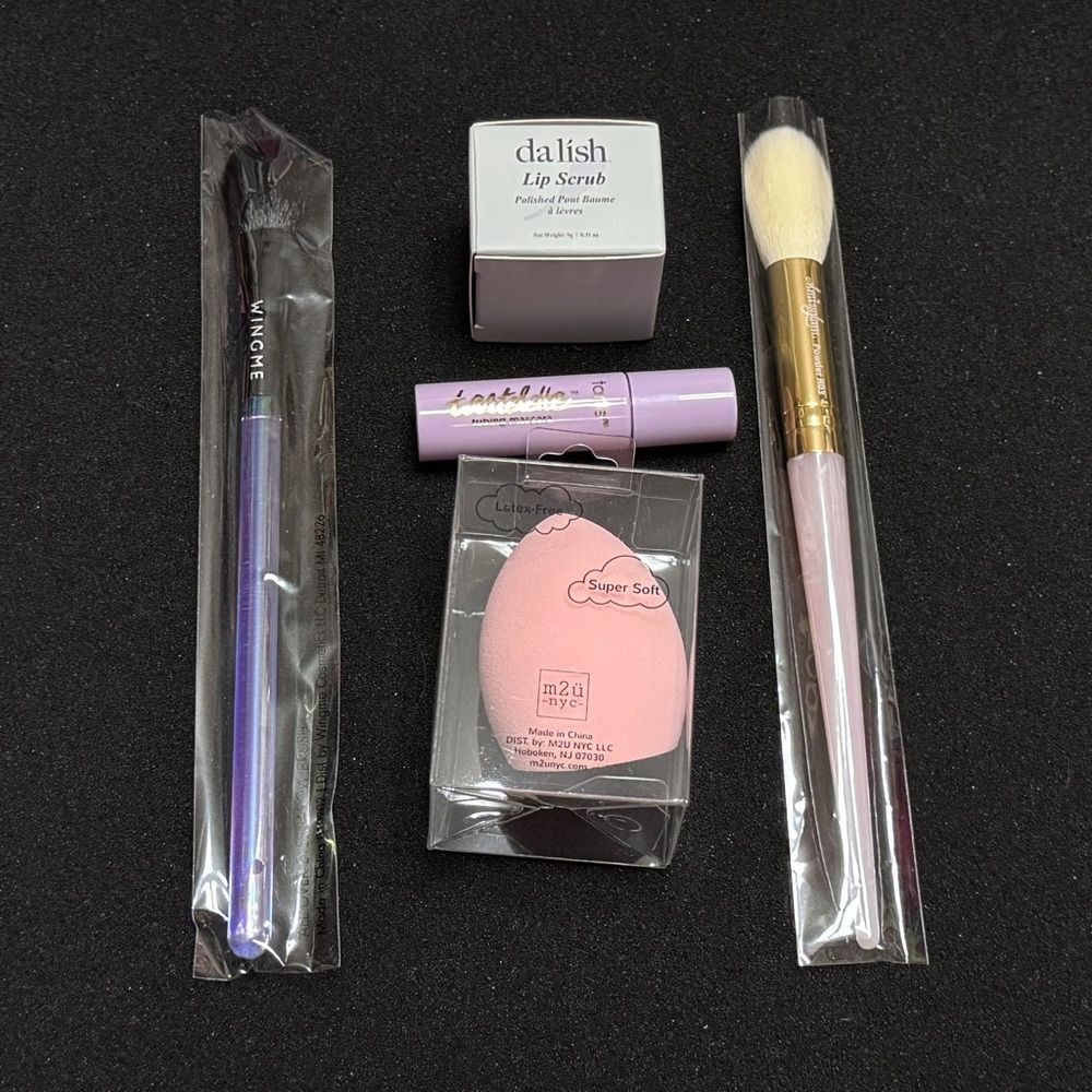 Makeup bundle: lip scrub, mascara, makeup blending sponge, brushes